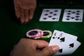 Bangladesh adults browsing 4 bad Live Baccarat features on a smartphone